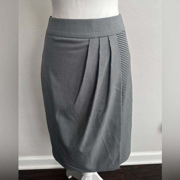 Calvin Klein Dresses & Skirts - Calvin Klein Black and White Pencil Skirt